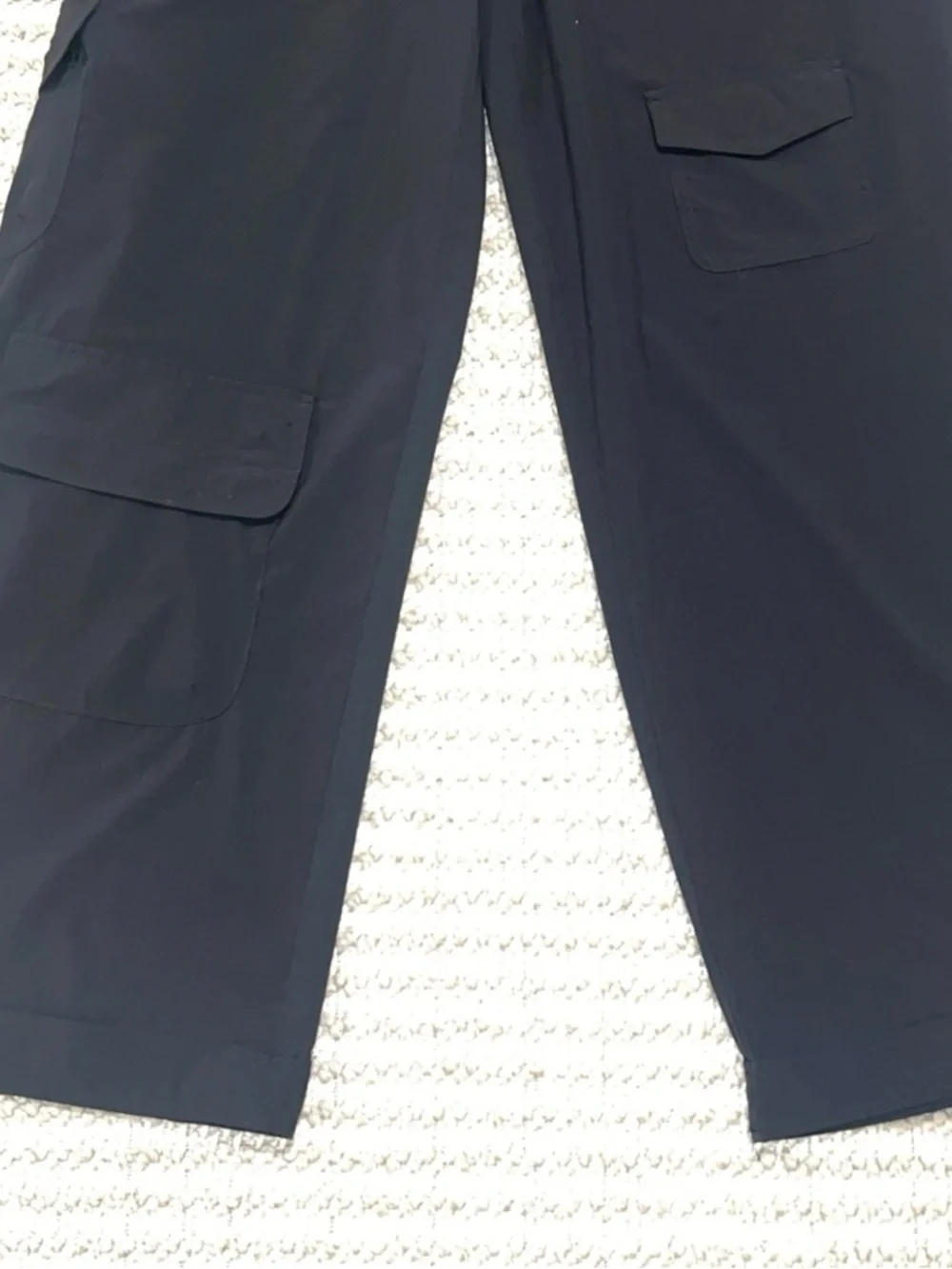 ALO YOGA Workwear Cargo Pant in Black